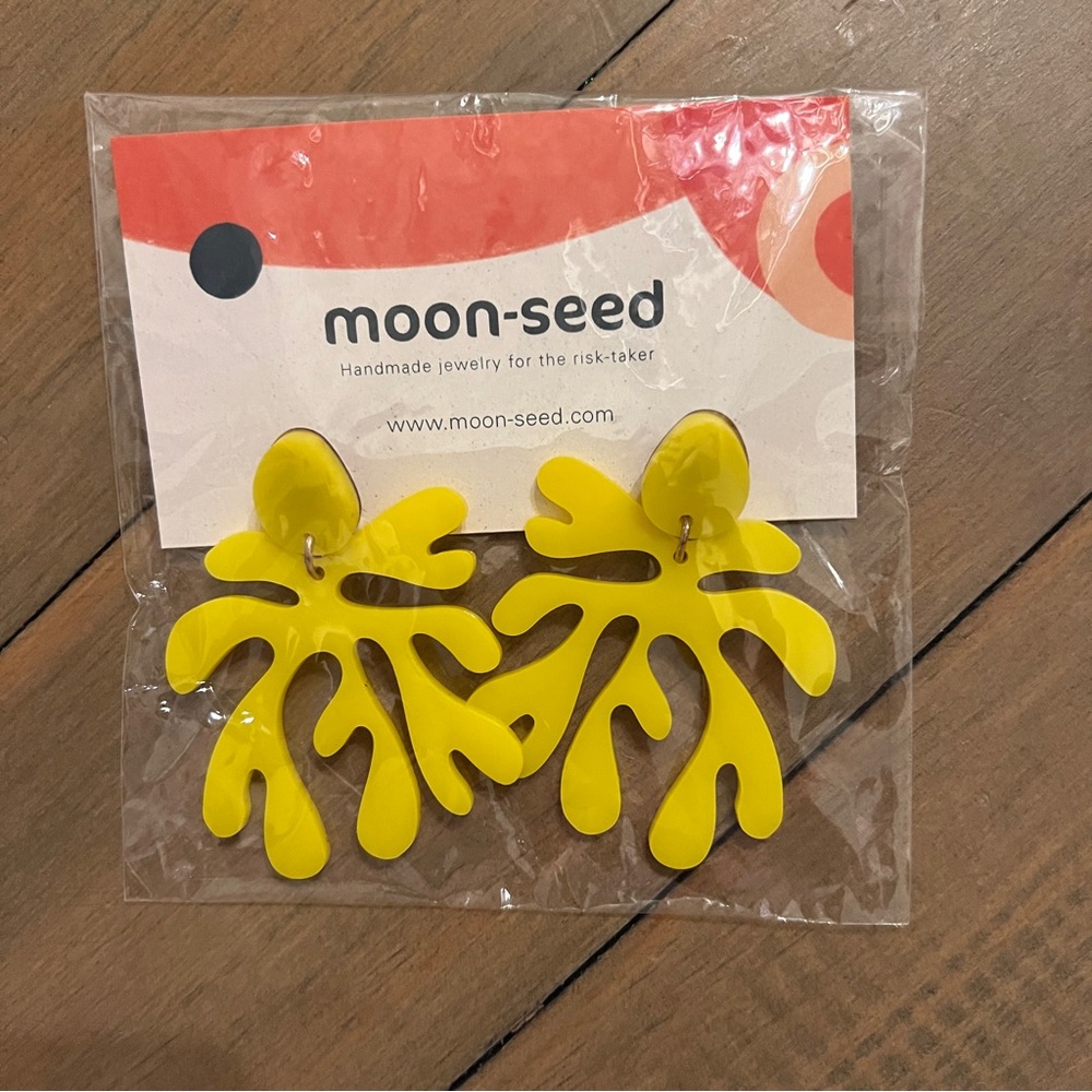 Moon-Seed Acrylic Earrings